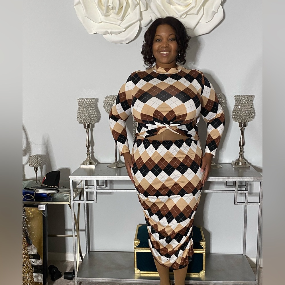 Plus size 2 piece stretch knit skirt set - Picture 3 of 3